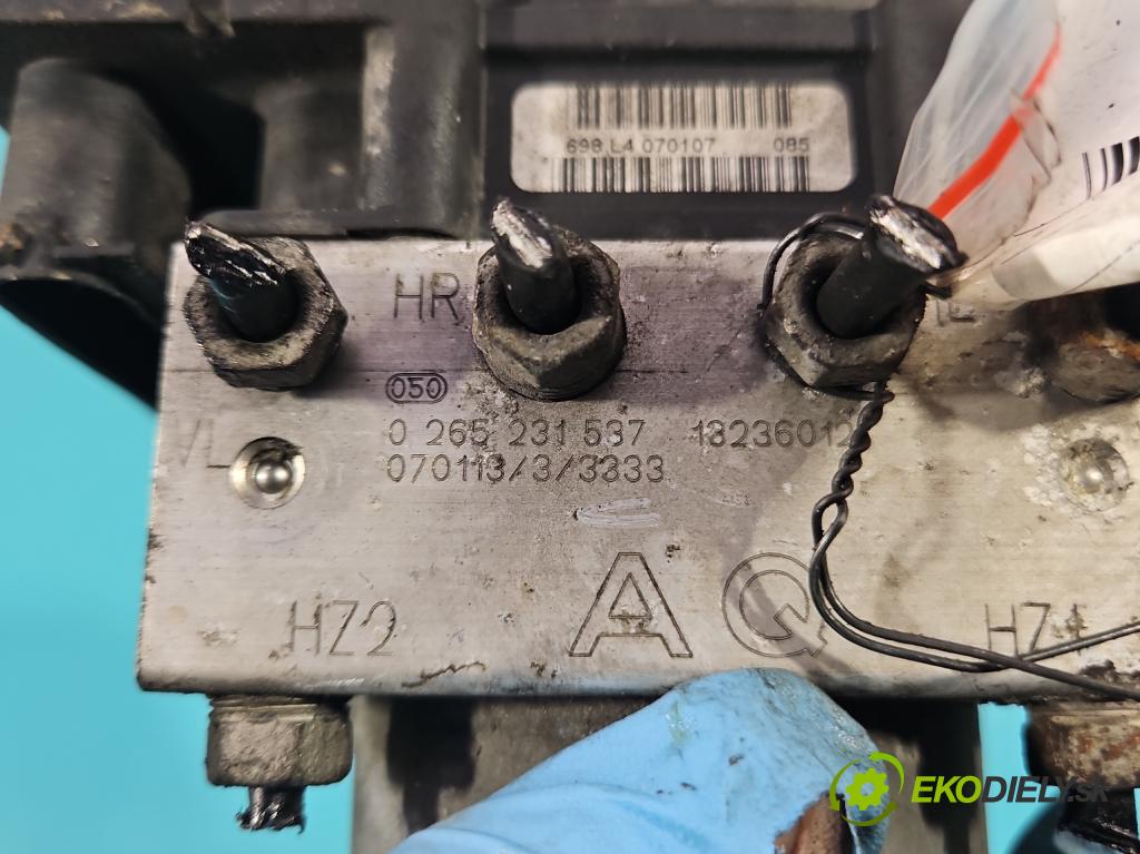 Opel Corsa D 2006-2014 1.4 16V 90 HP manual 66 kW 1364 cm3 5- čerpadlo abs 0265800422 (Pumpa ABS)