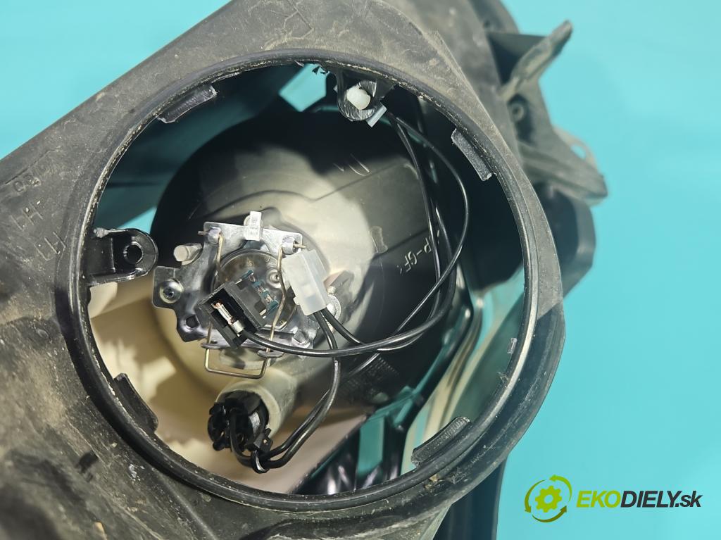 Opel Corsa D 2006-2014 1.4 16V 90 HP manual 66 kW 1364 cm3 5- Reflektor: pravý 89313309 (Svetlo predné pravé)