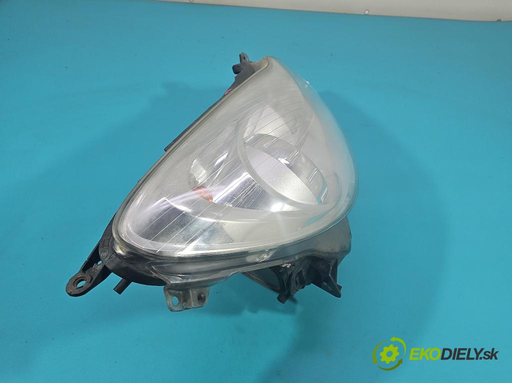 Opel Corsa D 2006-2014 1.4 16V 90 HP manual 66 kW 1364 cm3 5- Reflektor: pravý 89313309 (Svetlo predné pravé)