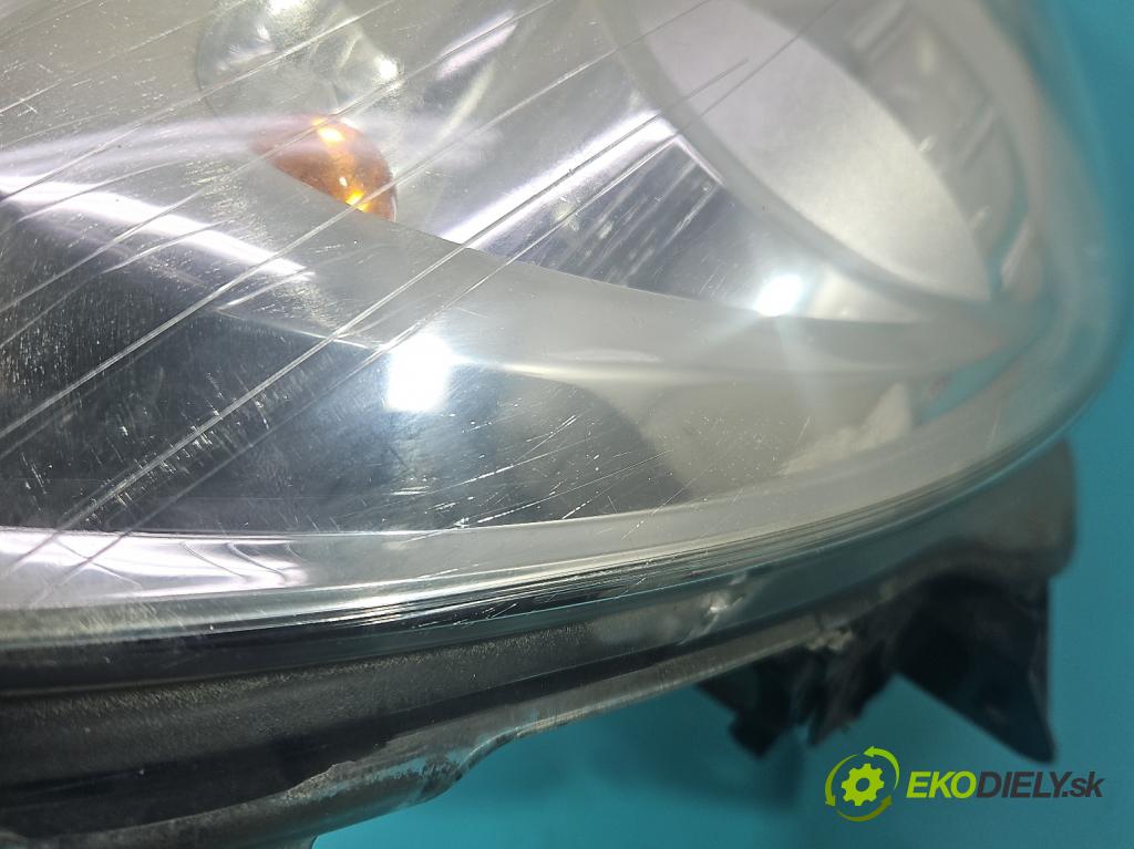 Opel Corsa D 2006-2014 1.4 16V 90 HP manual 66 kW 1364 cm3 5- Reflektor: pravý 89313309 (Svetlo predné pravé)