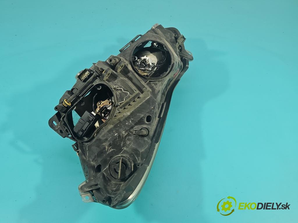 Opel Corsa D 2006-2014 1.4 16V 90 HP manual 66 kW 1364 cm3 5- Reflektor: pravý 89313309 (Svetlo predné pravé)