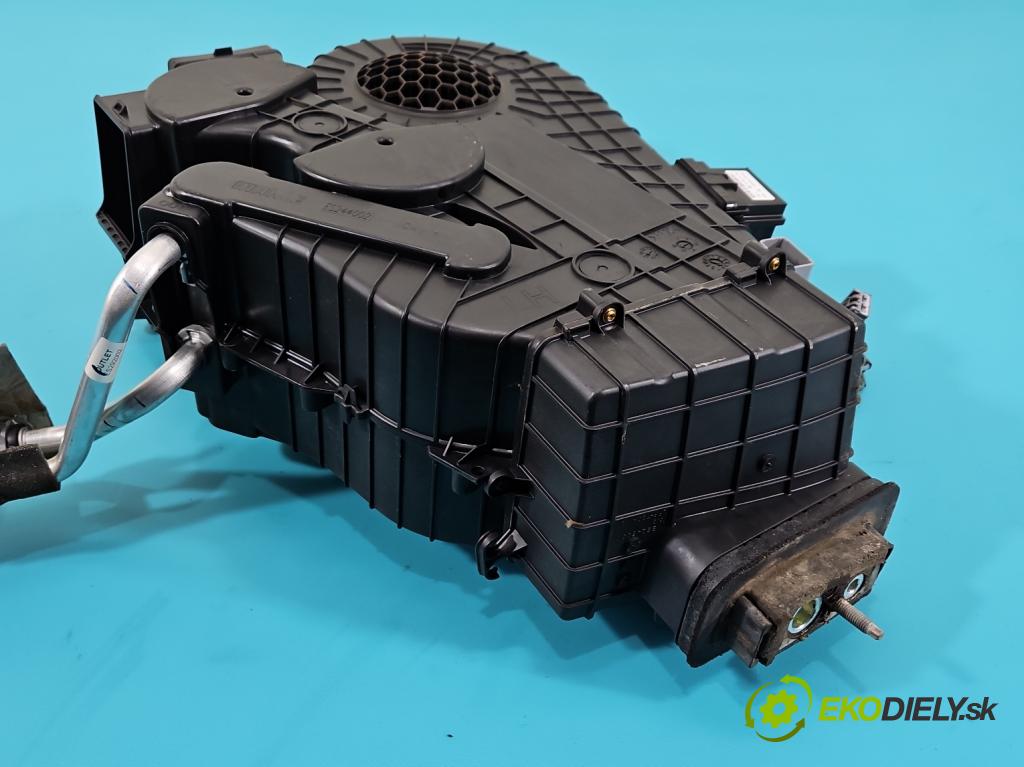 Dodge Caravan V 2007-2020 3.6 V6 automatic 211 kW 3605 cm3 5- radiator P68300368AC (Radiátor kúrenia)
