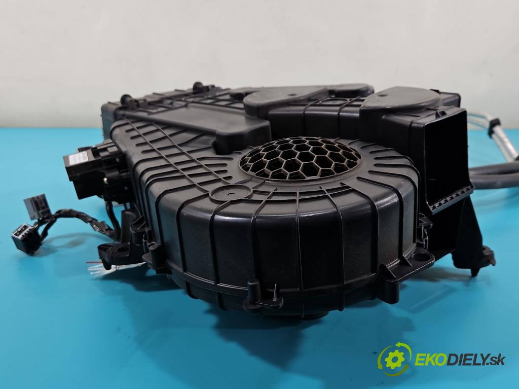 Dodge Caravan V 2007-2020 3.6 V6 automatic 211 kW 3605 cm3 5- radiator P68300368AC (Radiátor kúrenia)