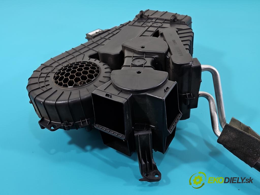 Dodge Caravan V 2007-2020 3.6 V6 automatic 211 kW 3605 cm3 5- radiator P68300368AC (Radiátor kúrenia)
