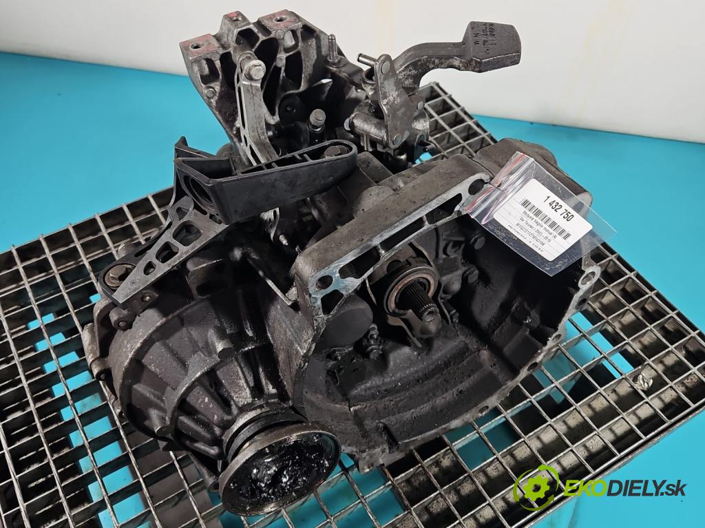 Vw Touran I 2003-2015 1.9 tdi 105 HP manual 77 kW 1896 cm3 5- prevodovka stupeň,rýchlosť manual JYK
