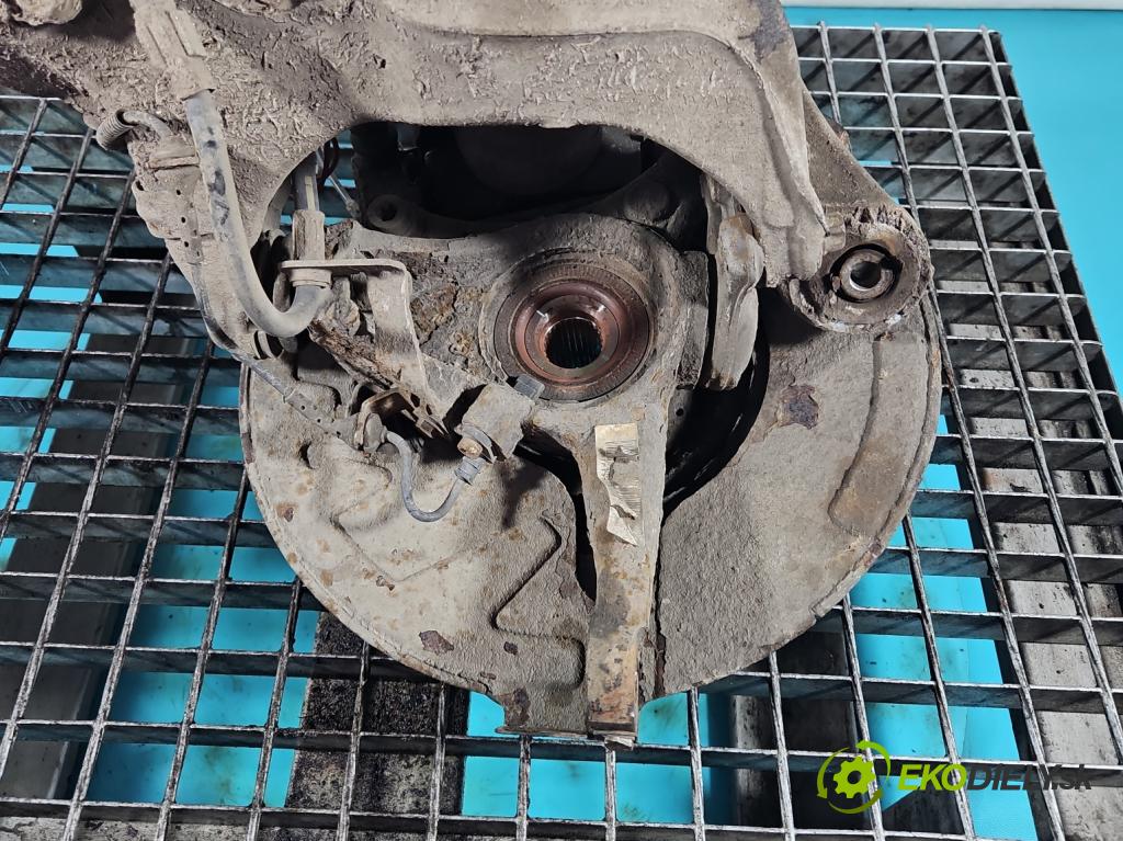 Peugeot 407 2.0 16V 140 HP manual 103 kW 1997 cm3 5- náboj ľavé  (Náboj)