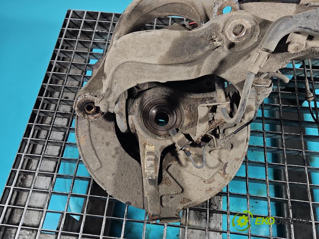 Peugeot 407 2.0 16V 140 HP manual 103 kW 1997 cm3 5- náboj pravé  (Náboj)