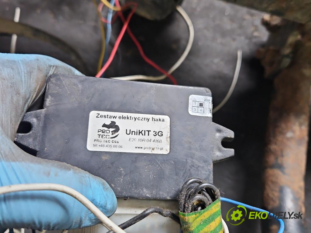 Peugeot 407 2.0 16V 140 hp manual 103 kW 1997 cm3 5- oko tažné  (Tažná zařízení)