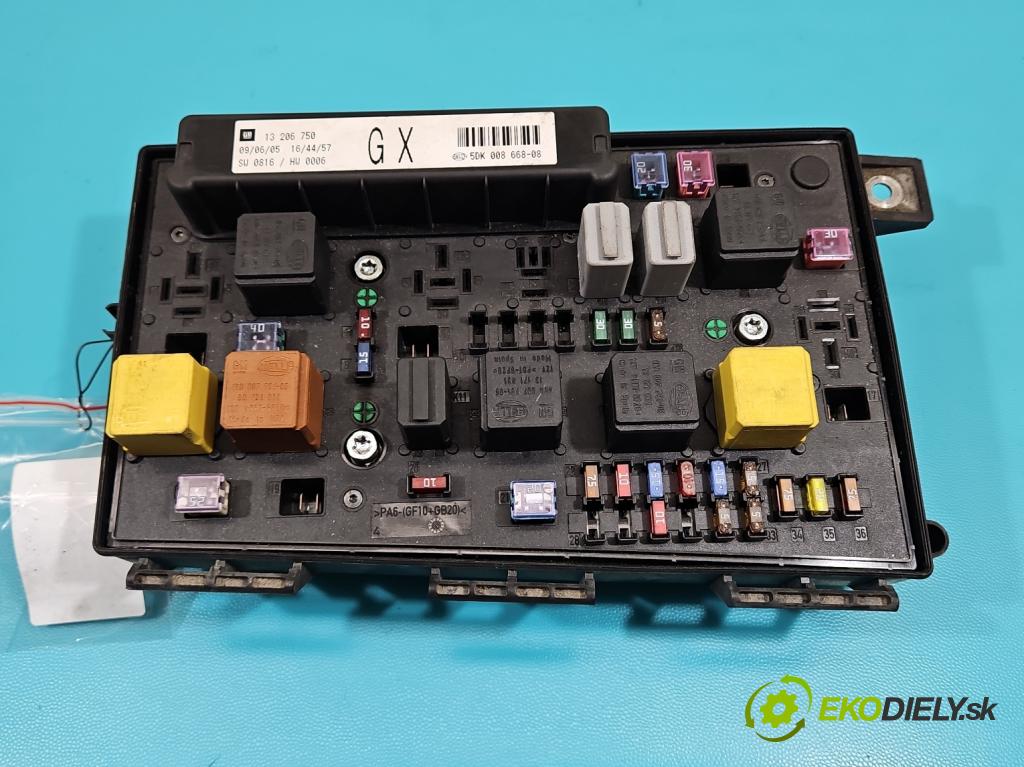 Opel Astra III 2004-2014 1.6 16V 105 hp manual 77 kW 1598 cm3 5- skříňka pojistková 13206750 (Pojistkové skříňky)