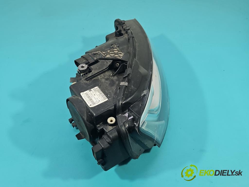 Audi A4 B8 2007-2015 2.0 TFSI 211KM automatic 155 kW 1984 cm3 5- Reflektor: pravý 8K0941006 (Svetlo predné pravé)