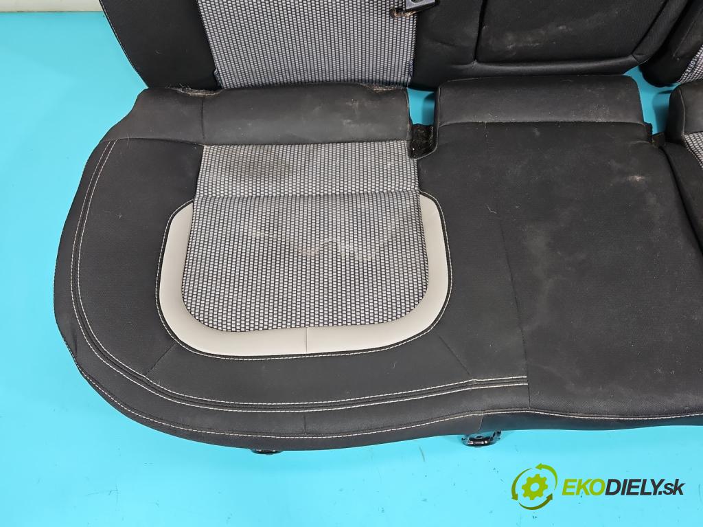 Kia Ceed II 2012-2018 1.6 crdi 110 HP manual 81 kW 1582 cm3 5- Pohovka: zadné  (Sedačka, sedadlo)