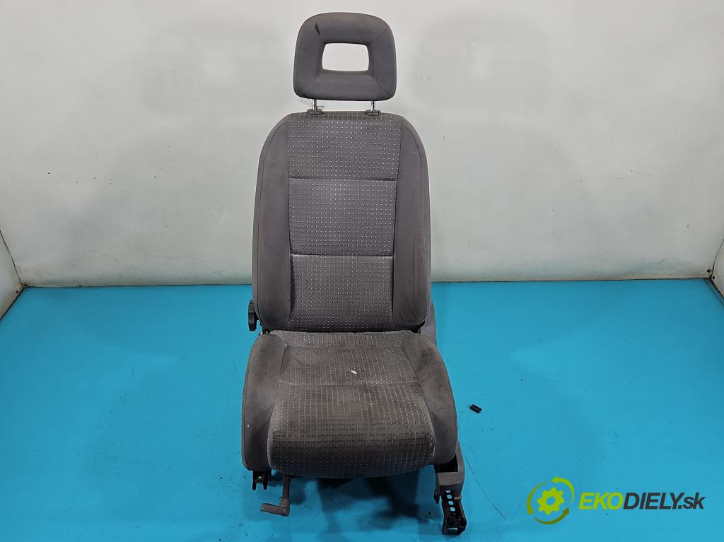 Audi A2 1.4 16V (AUA) 75 HP manual 55 kW 1390 cm3 5- Sedačka ľavý  (Sedačka, sedadlo)