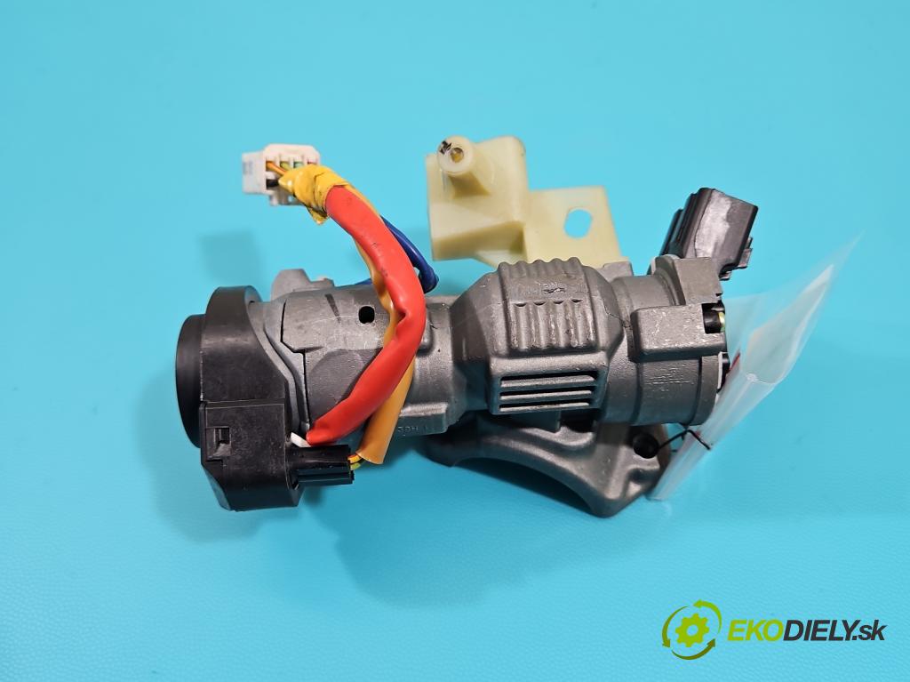 Kia Ceed II 2012-2018 1.6 GDI 135 HP automatic 99 kW 1591 cm3 5- Spínačka  (Spínacia skrinka)