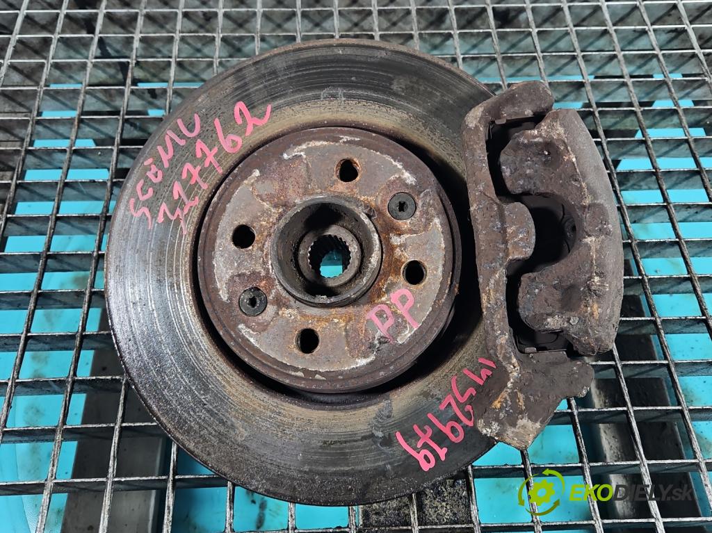 Renault Scenic I 1996-2003 1.6 16V 107 HP manual 79 kW 1598 cm3 5- náboj pravé  (Náboj)