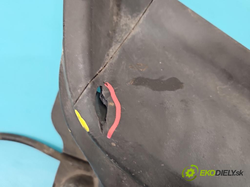 Kia Ceed II 2012-2018 1.6 crdi 110 HP manual 81 kW 1582 cm3 5- torpédo  (Torpédo (plast pod čelným sklom))