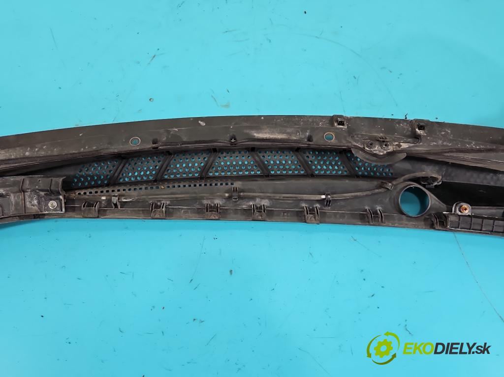 Kia Ceed II 2012-2018 1.6 crdi 110 HP manual 81 kW 1582 cm3 5- torpédo  (Torpédo (plast pod čelným sklom))