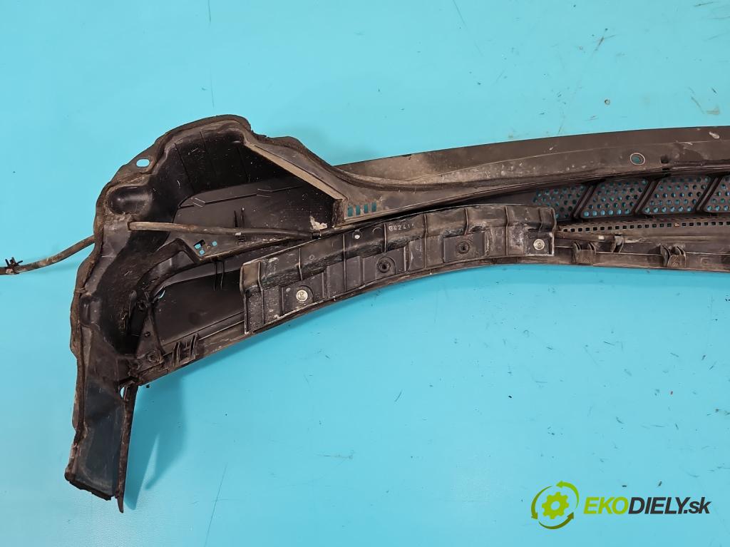 Kia Ceed II 2012-2018 1.6 crdi 110 HP manual 81 kW 1582 cm3 5- torpédo  (Torpédo (plast pod čelným sklom))