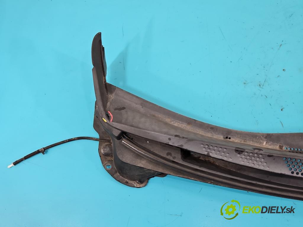 Kia Ceed II 2012-2018 1.6 crdi 110 HP manual 81 kW 1582 cm3 5- torpédo  (Torpédo (plast pod čelným sklom))