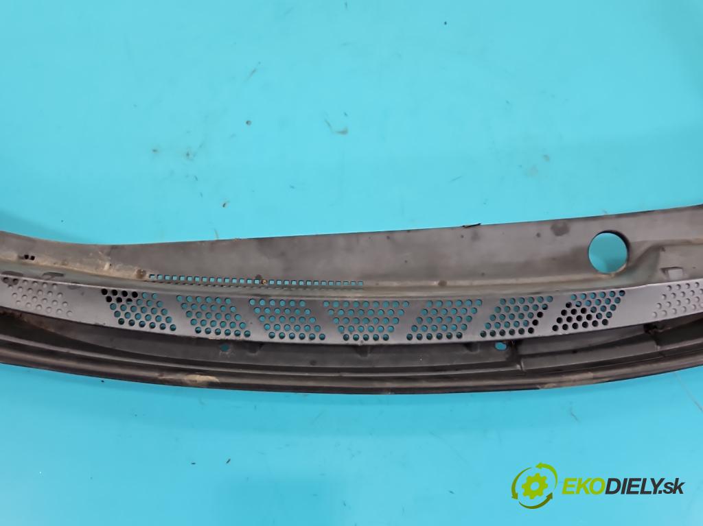 Kia Ceed II 2012-2018 1.6 crdi 110 HP manual 81 kW 1582 cm3 5- torpédo  (Torpédo (plast pod čelným sklom))