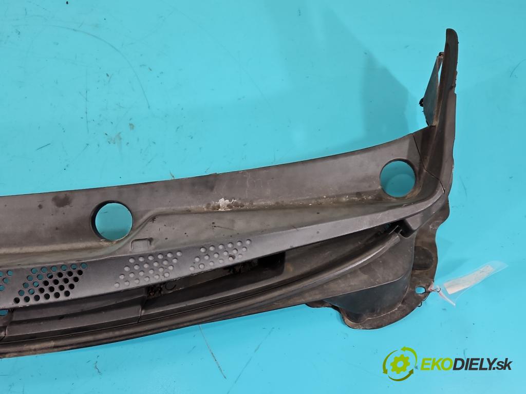 Kia Ceed II 2012-2018 1.6 crdi 110 HP manual 81 kW 1582 cm3 5- torpédo  (Torpédo (plast pod čelným sklom))