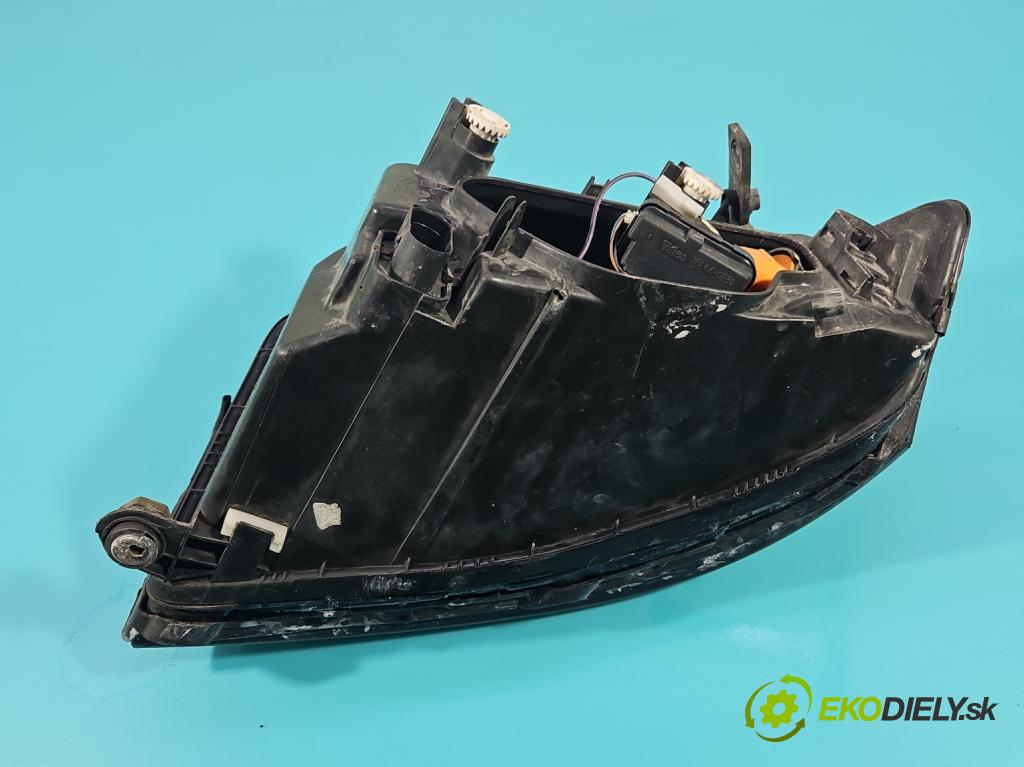 Audi A2 1.4 16V (AUA) 75 HP manual 55 kW 1390 cm3 5- Reflektor: pravý  (Pravé)