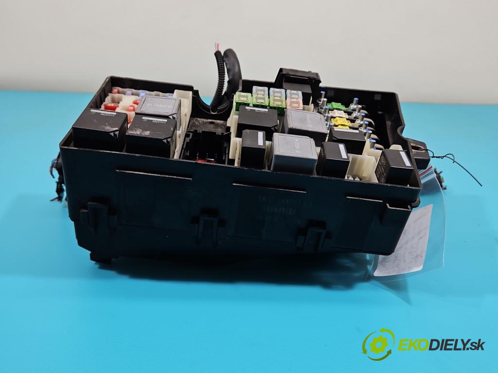 Ford Focus Mk2 2004-2011 1.6 tdci 90 hp manual 66 kW 1560 cm3 5- skříňka pojistková 9M5T-14A067-CA (Pojistkové skříňky)