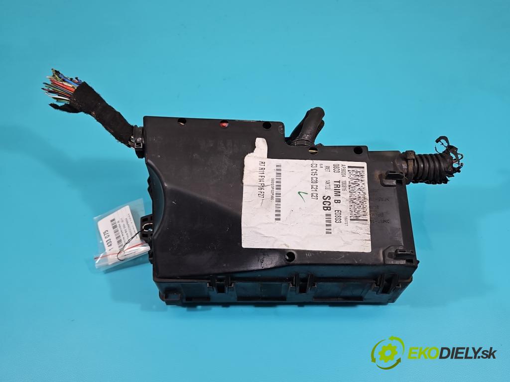 Ford Focus Mk2 2004-2011 1.6 tdci 90 hp manual 66 kW 1560 cm3 5- skříňka pojistková 9M5T-14A067-CA (Pojistkové skříňky)