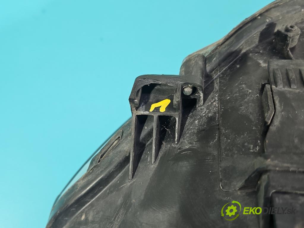 Ford Focus Mk2 2004-2011 1.6 tdci 90 HP manual 66 kW 1560 cm3 5- Reflektor: pravý 8M51-13W029-AF (Svetlo predné pravé)