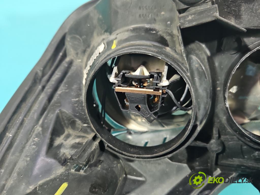 Ford Focus Mk2 2004-2011 1.6 tdci 90 HP manual 66 kW 1560 cm3 5- Reflektor: pravý 8M51-13W029-AF (Svetlo predné pravé)