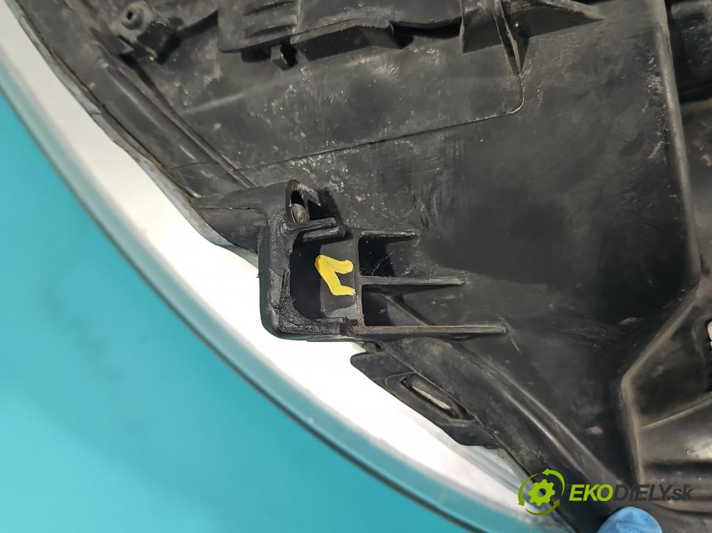 Ford Focus Mk2 2004-2011 1.6 tdci 90 HP manual 66 kW 1560 cm3 5- Reflektor: pravý 8M51-13W029-AF (Svetlo predné pravé)