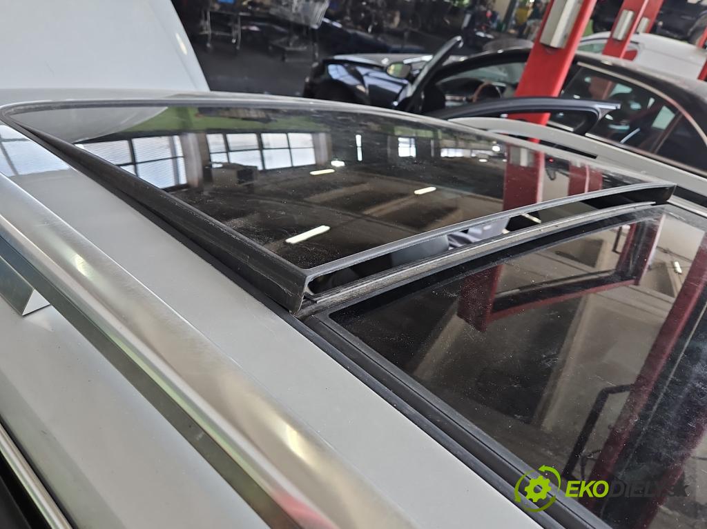 Audi A4 B8 2007-2015 2.0 TFSI 211KM automatic 155 kW 1984 cm3 5- Střešní okno: 8K9877041E (Sklo karosérie)