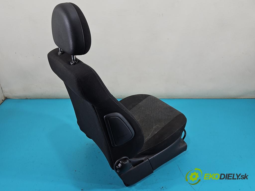 Opel Meriva A 2002-2010 1.6 16V 105 HP manual 77 kW 1598 cm3 5- Sedačka pravý  (Sedačky, sedadlá)