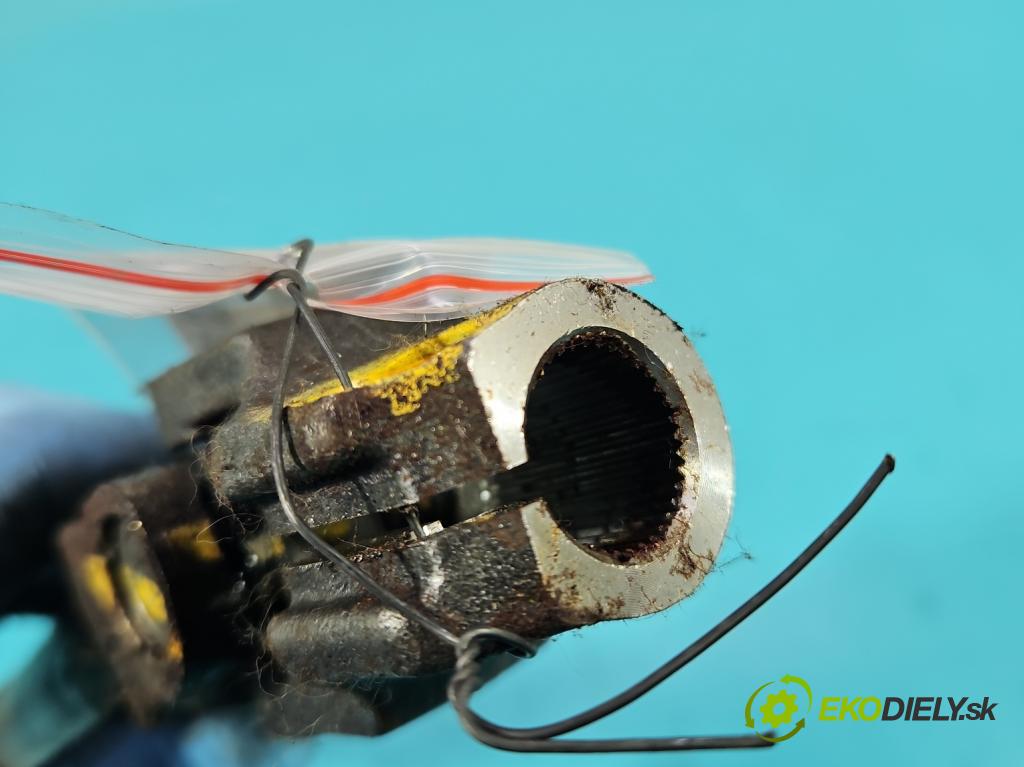 Kia Ceed II 2012-2018 1.6 crdi 110 HP manual 81 kW 1582 cm3 5- Stĺpik volant  (Tyč riadenia (volantu))