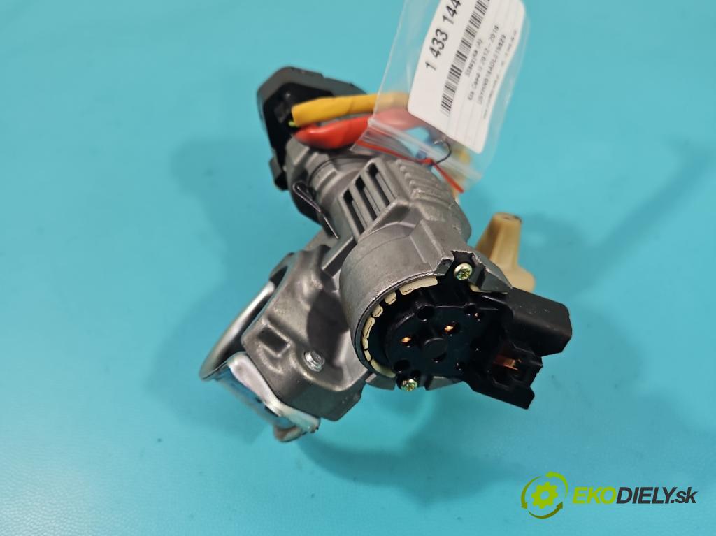 Kia Ceed II 2012-2018 1.6 crdi 110 HP manual 81 kW 1582 cm3 5- Spínačka  (Spínacia skrinka)