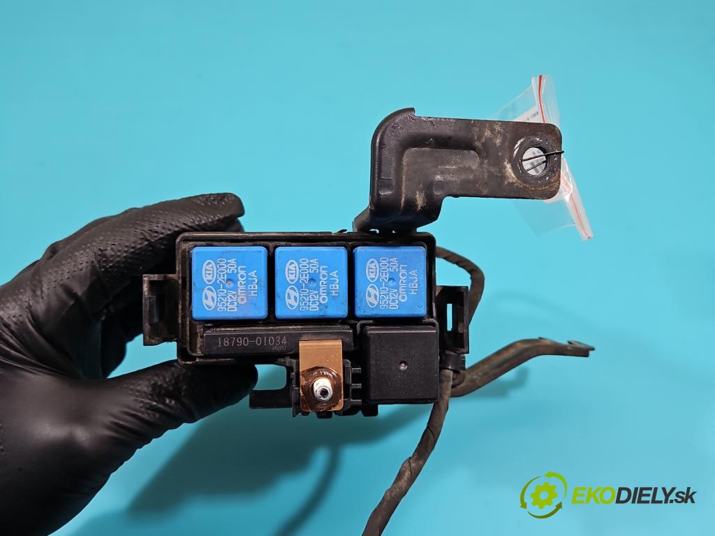 Kia Ceed II 2012-2018 1.6 crdi 110 hp manual 81 kW 1582 cm3 5- skříňka pojistková 18790-01034 (Pojistkové skříňky)