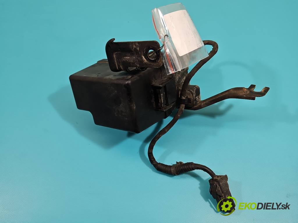 Kia Ceed II 2012-2018 1.6 crdi 110 hp manual 81 kW 1582 cm3 5- skříňka pojistková 18790-01034 (Pojistkové skříňky)