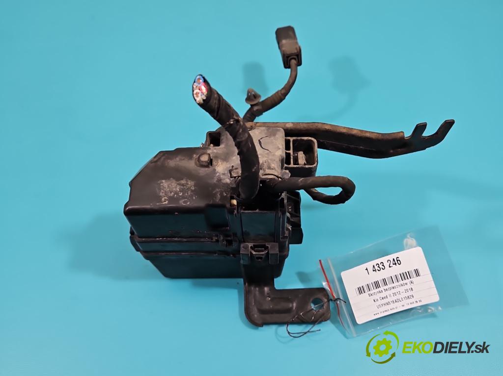 Kia Ceed II 2012-2018 1.6 crdi 110 hp manual 81 kW 1582 cm3 5- skříňka pojistková 18790-01034 (Pojistkové skříňky)