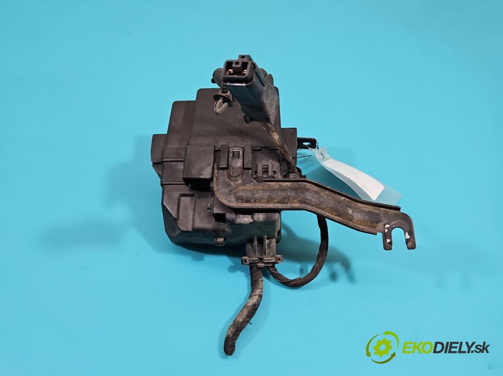 Kia Ceed II 2012-2018 1.6 crdi 110 hp manual 81 kW 1582 cm3 5- skříňka pojistková 18790-01034 (Pojistkové skříňky)