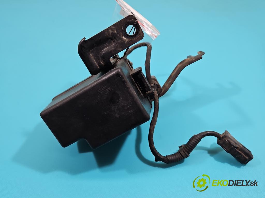 Kia Ceed II 2012-2018 1.6 crdi 110 hp manual 81 kW 1582 cm3 5- skříňka pojistková 18790-01034 (Pojistkové skříňky)