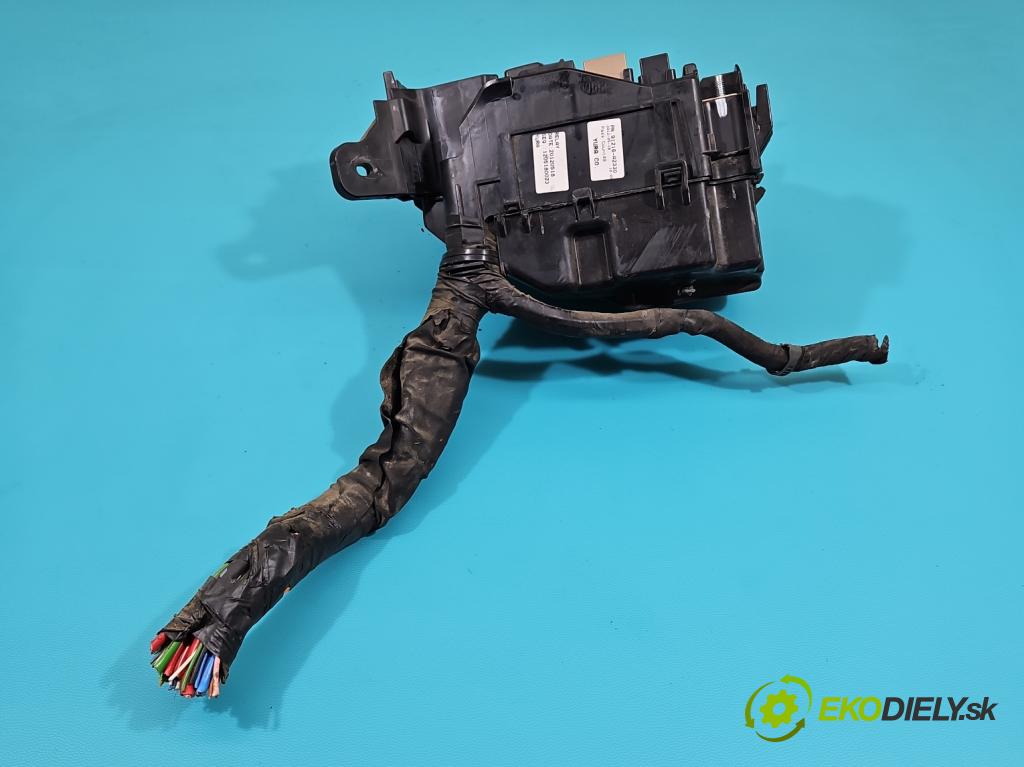 Kia Ceed II 2012-2018 1.6 crdi 110 hp manual 81 kW 1582 cm3 5- skříňka pojistková 91951-3X130 (Pojistkové skříňky)