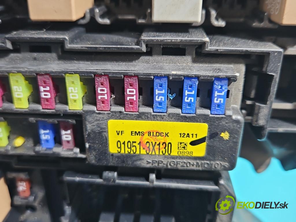 Kia Ceed II 2012-2018 1.6 crdi 110 hp manual 81 kW 1582 cm3 5- skříňka pojistková 91951-3X130 (Pojistkové skříňky)