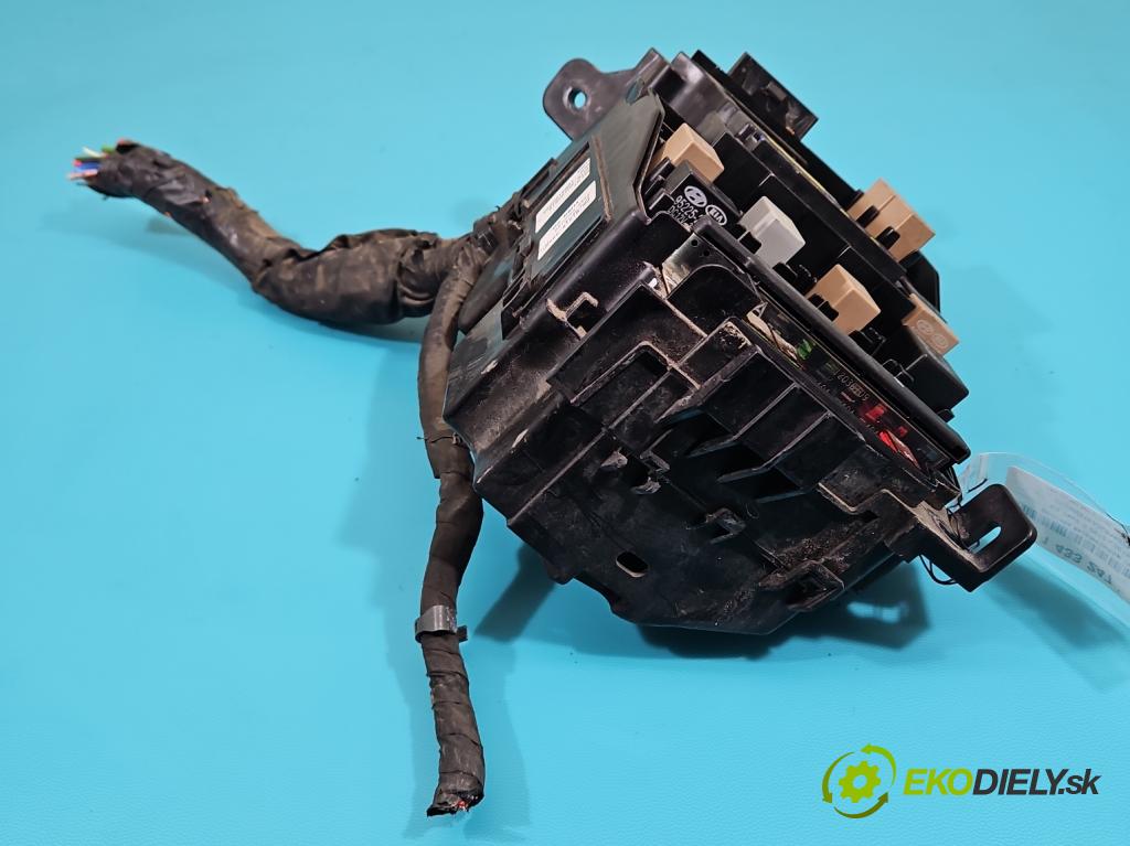 Kia Ceed II 2012-2018 1.6 crdi 110 hp manual 81 kW 1582 cm3 5- skříňka pojistková 91951-3X130 (Pojistkové skříňky)