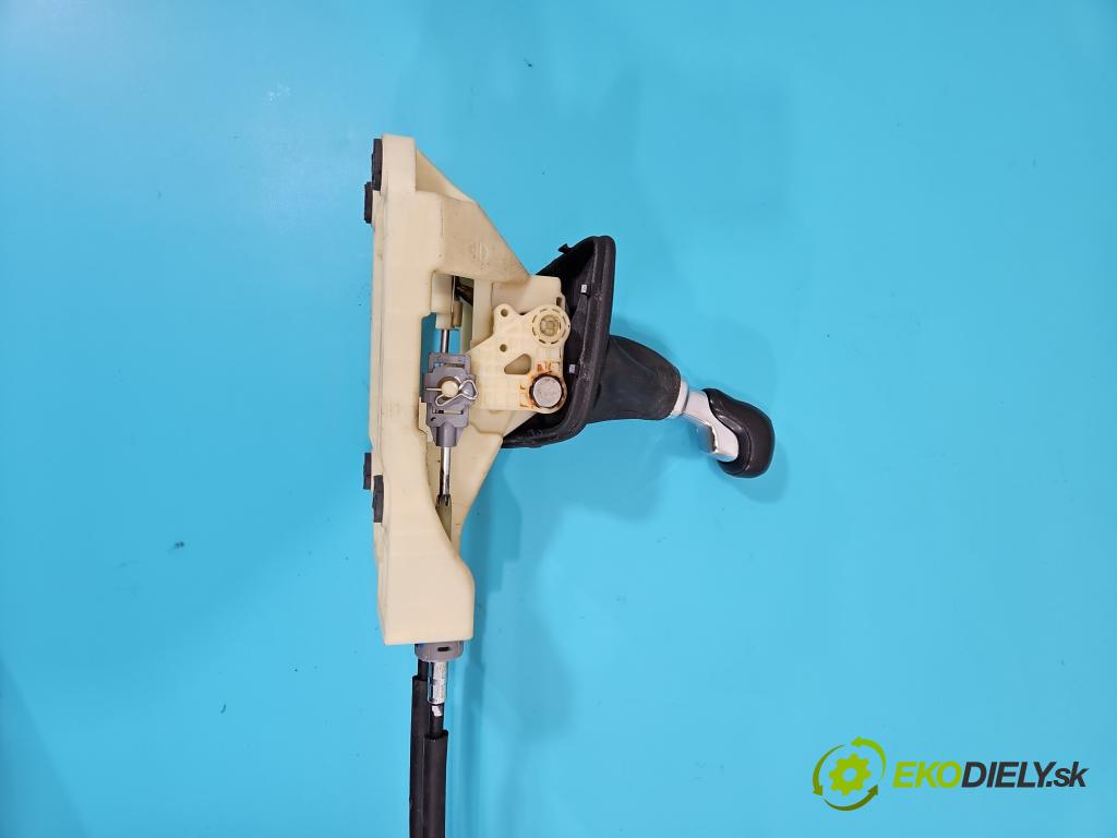 Kia Ceed II 2012-2018 1.6 crdi 110 HP manual 81 kW 1582 cm3 5- Páka: Změny: stupeň,rýchlosť 43700-A2300 (Rýchlostná páka (kulisa))