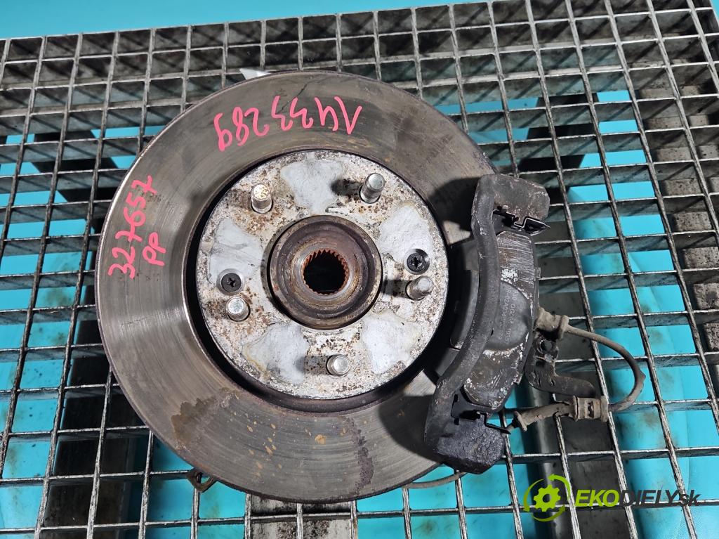 Kia Ceed II 2012-2018 1.6 crdi 110 HP manual 81 kW 1582 cm3 5- náboj pravé  (Náboj)