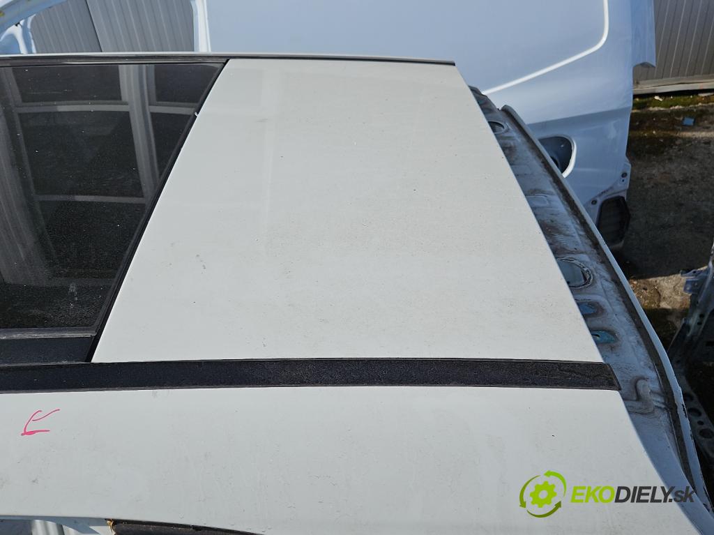 Mercedes B W246  2011-2018 1.8 CDI 109 HP automatic 80 kW 1796 cm3 5- Střešní okno:  (Sklo karosérie)
