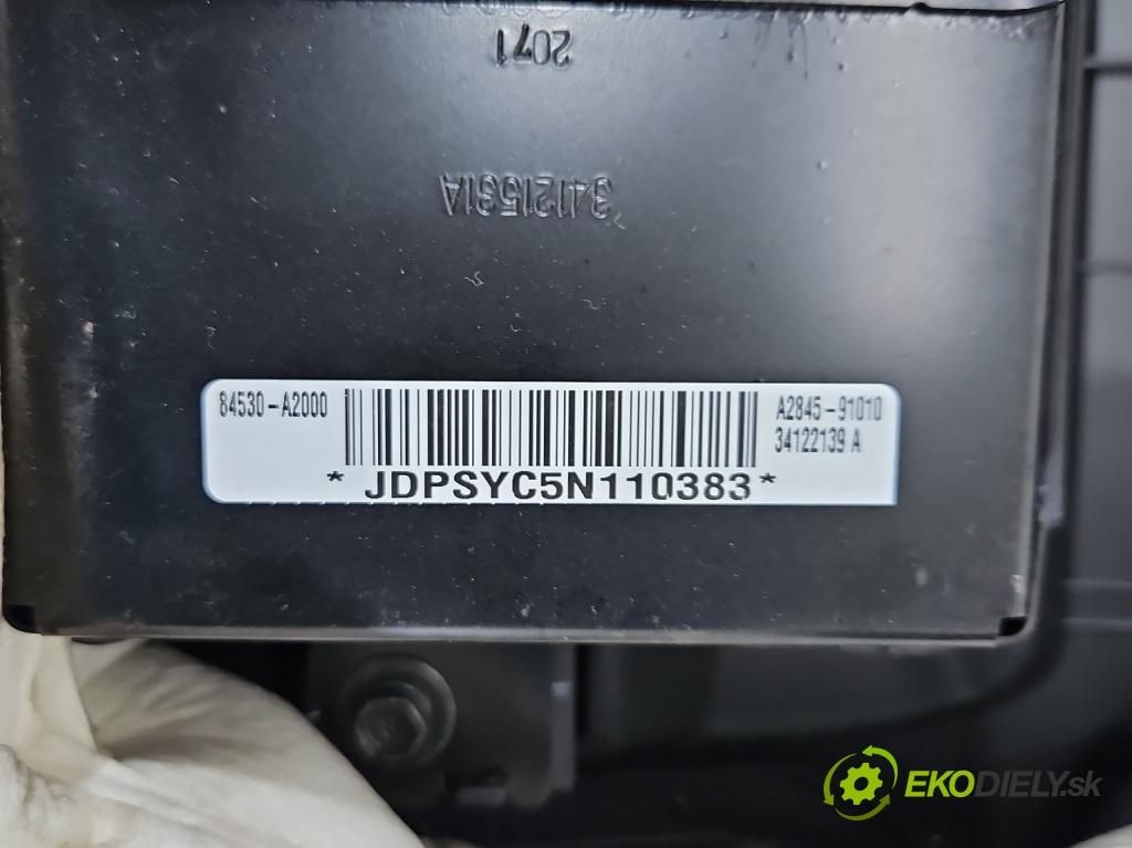 Kia Ceed II 2012-2018 1.6 crdi 110 HP manual 81 kW 1582 cm3 5- kokpit,pristrojová doska rozdeľovacia