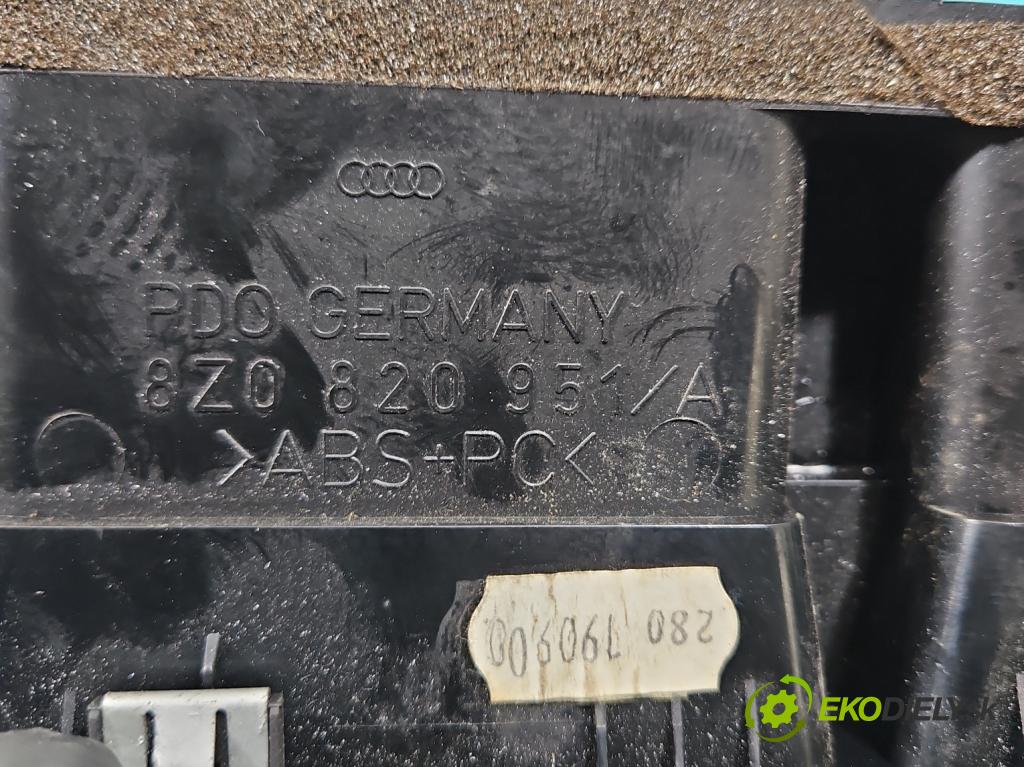 Audi A2 1.4 16V (AUA) 75 HP manual 55 kW 1390 cm3 5- Mřížka: kúrenia stredová 8Z0820951A (Mriežka kúrenia (fukár))