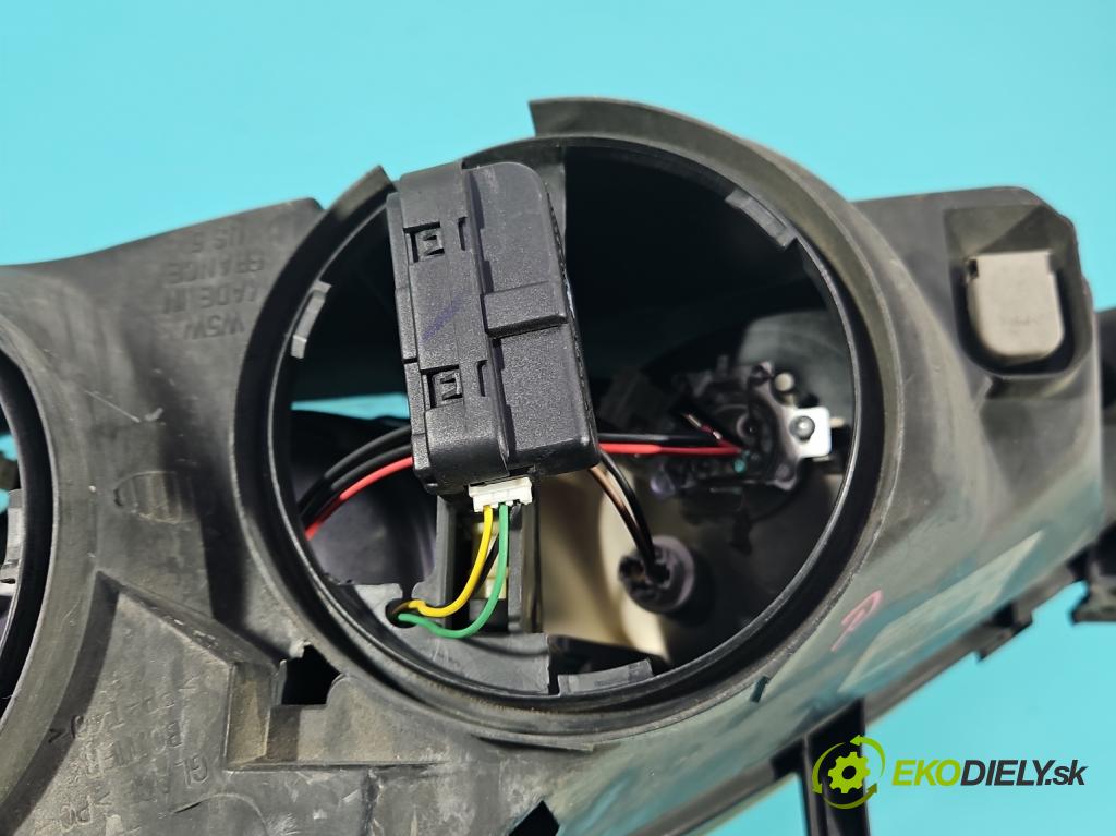 Peugeot 307 2.0 hdi 107 HP manual 79 kW 1997 cm3 5- Reflektor: pravý 9641615680 (Svetlo predné pravé)