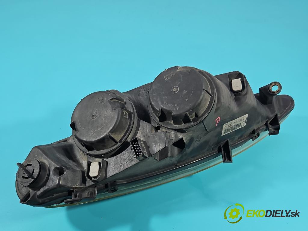 Peugeot 307 2.0 hdi 107 HP manual 79 kW 1997 cm3 5- Reflektor: pravý 9641615680 (Svetlo predné pravé)