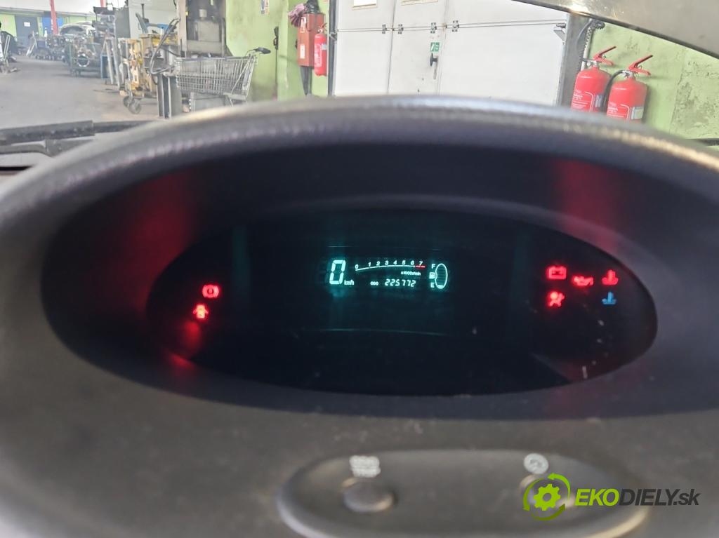 Toyota Yaris I 1999-2005 1.0 vvti 69KM manual 51 kW 998 cm3 3- prístrojovka/ budíky 21655865-3 (Prístrojová doska, displej)